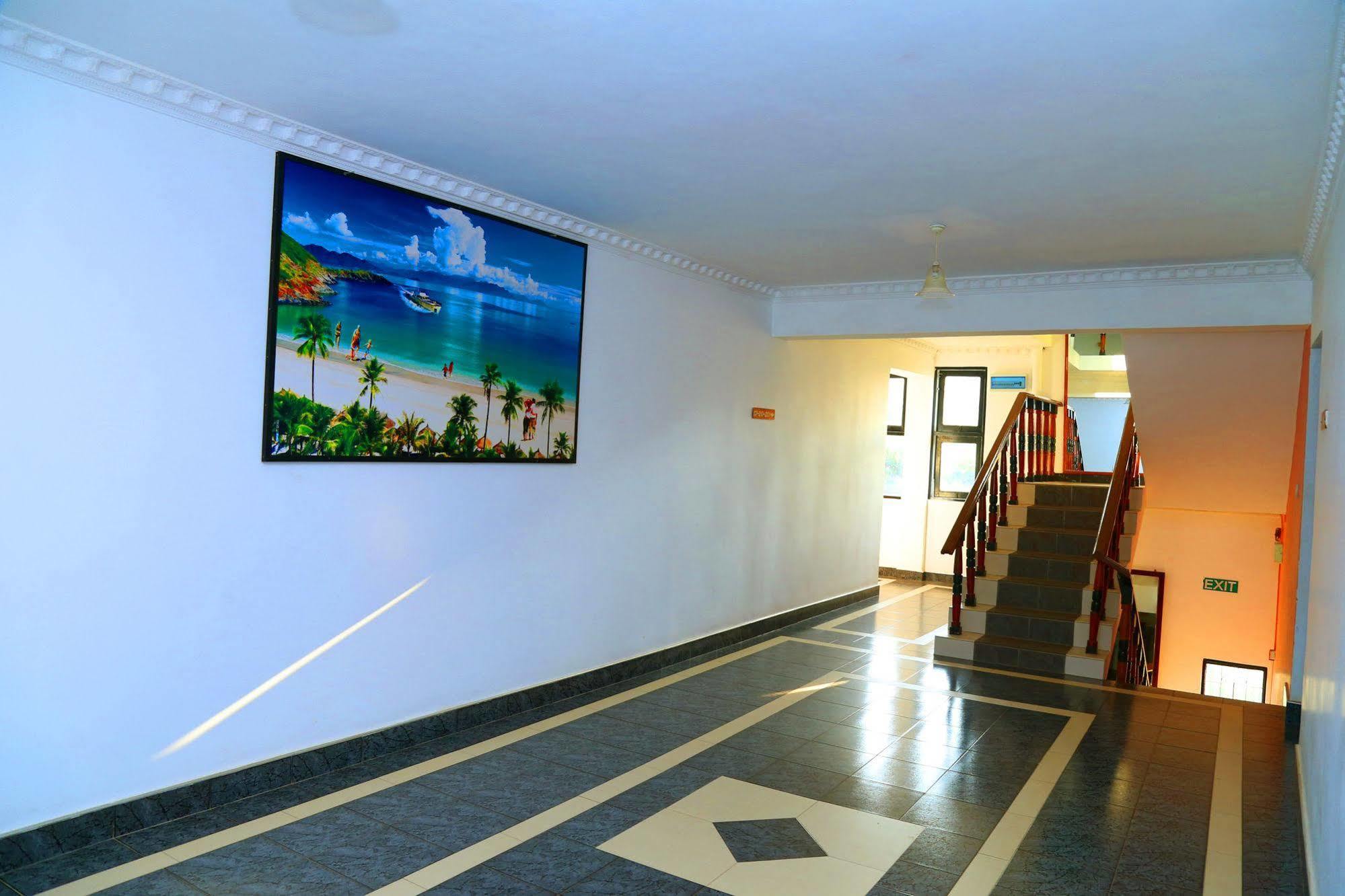 Topaz Beach Hotel Negombo Buitenkant foto